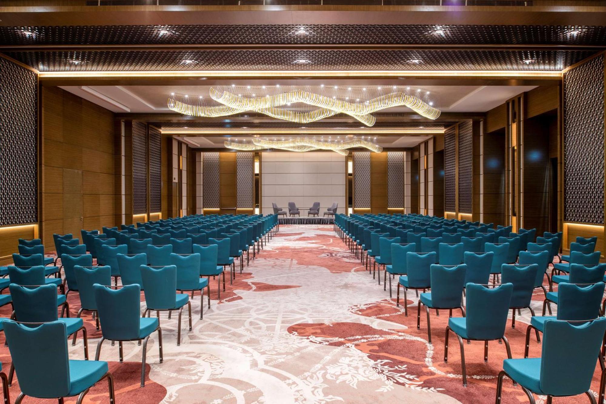 Doubletree Suites By Hilton - Riyadh Financial District Buitenkant foto