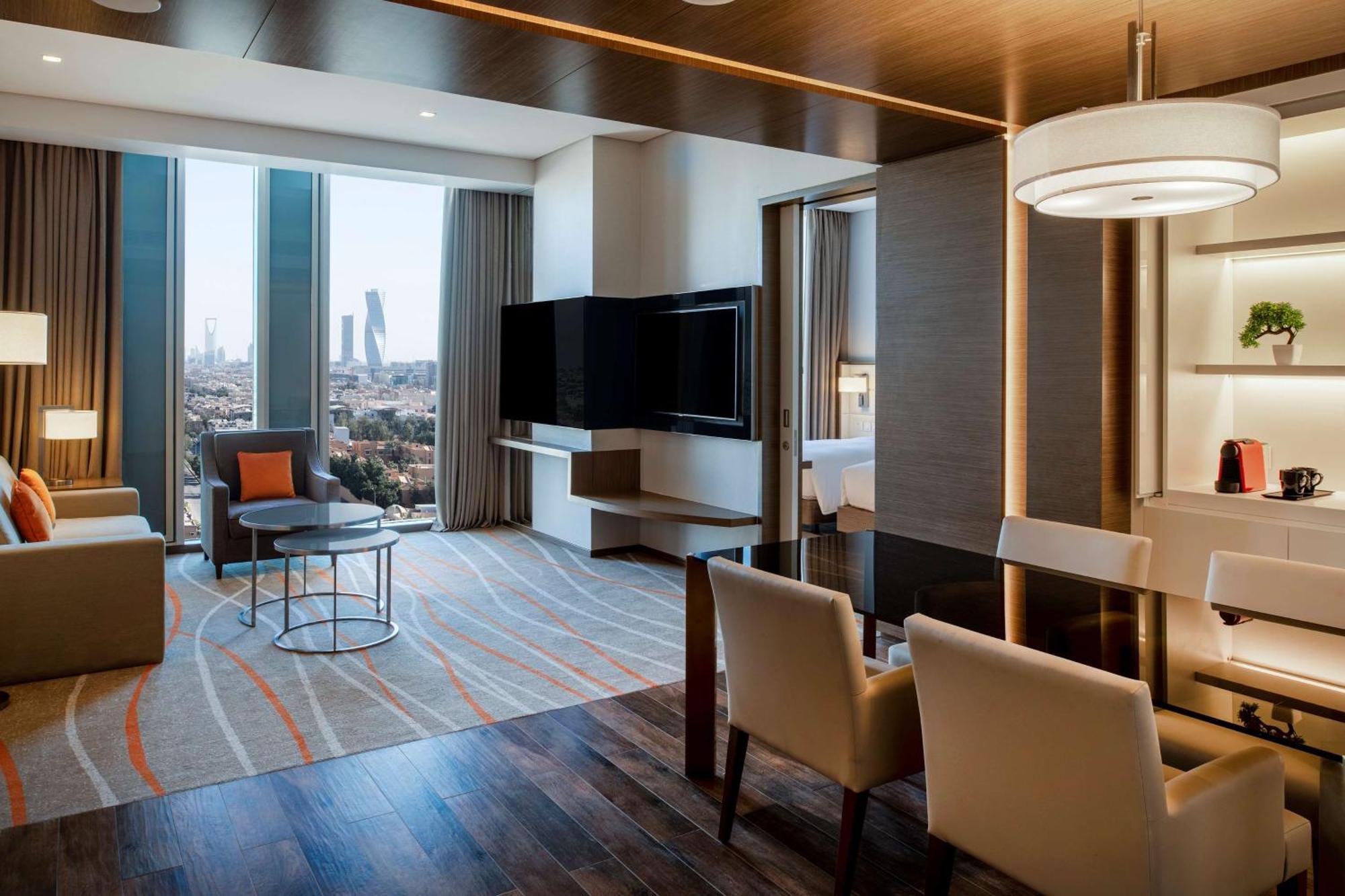 Doubletree Suites By Hilton - Riyadh Financial District Buitenkant foto